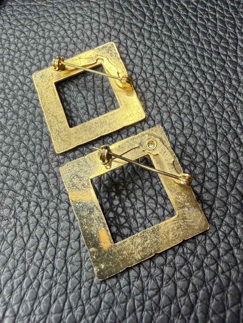 Pair of 2 Vintage MCM Gold Tone Textured Square Brooch Pins w/Faux Pearl  1.25
